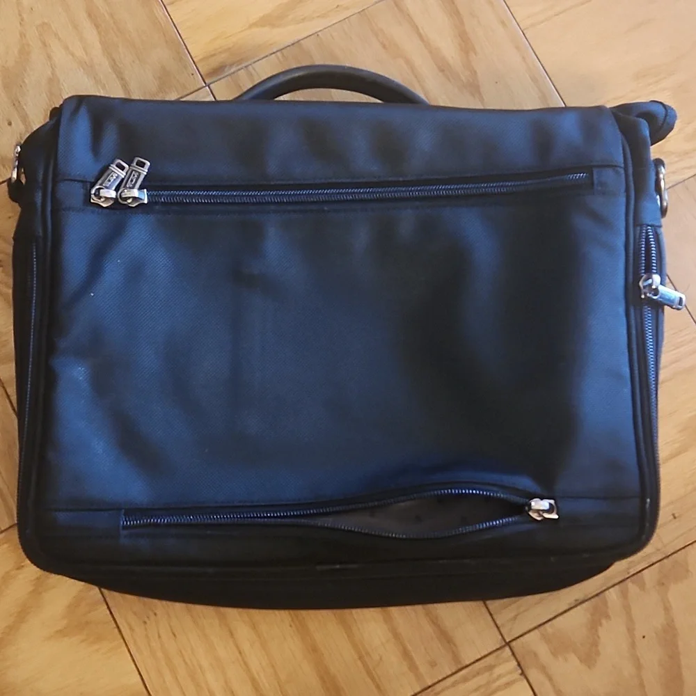 Tumi Expandable Briefcase Messenger Travel Pilot Laptop Bag Nylon Black!
